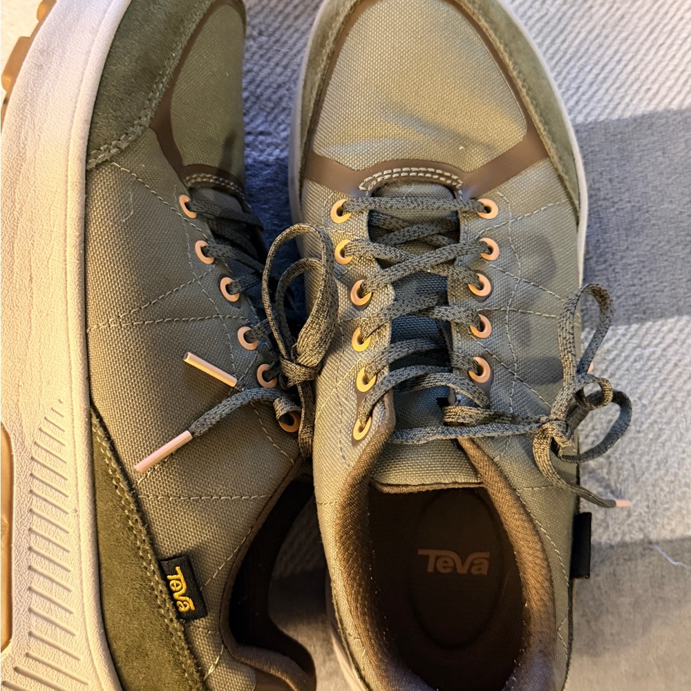 Teva Women's Elwood Hiking shoes